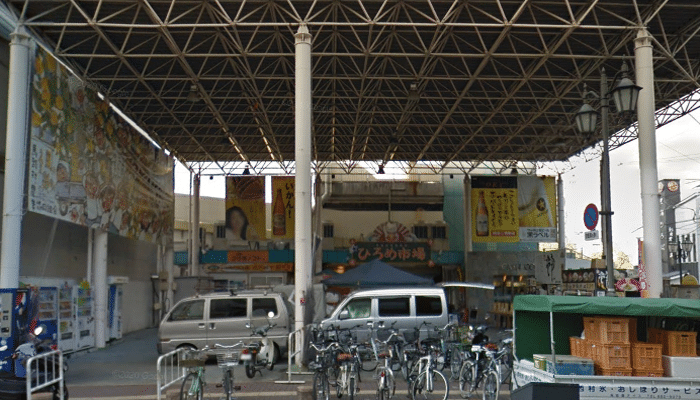 ひろめ市場